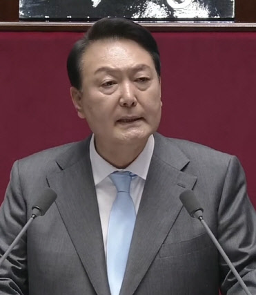 윤석열 대통령이 16일 국회 본회의에서 추경 시정연설을 하고 있다. 국회방송 갈무리